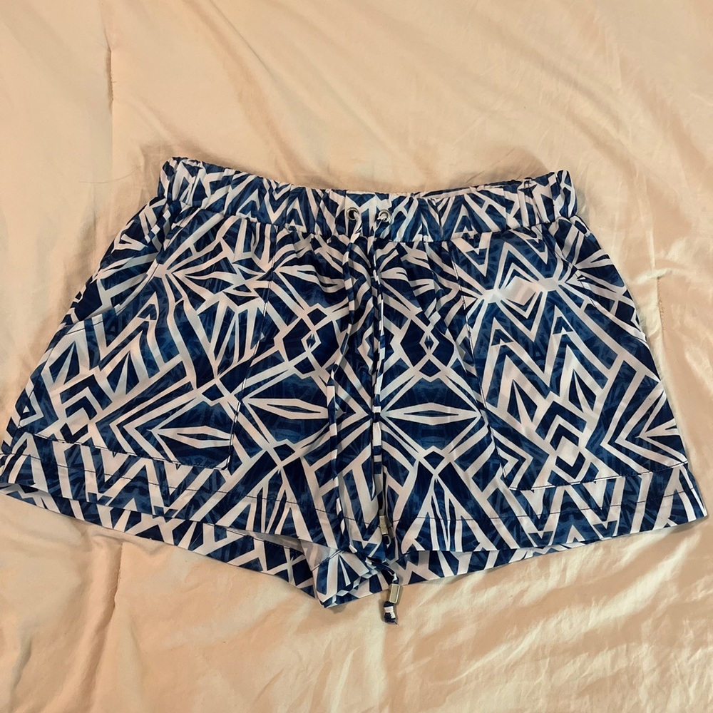 Geometric Blue and White Women's Shorts